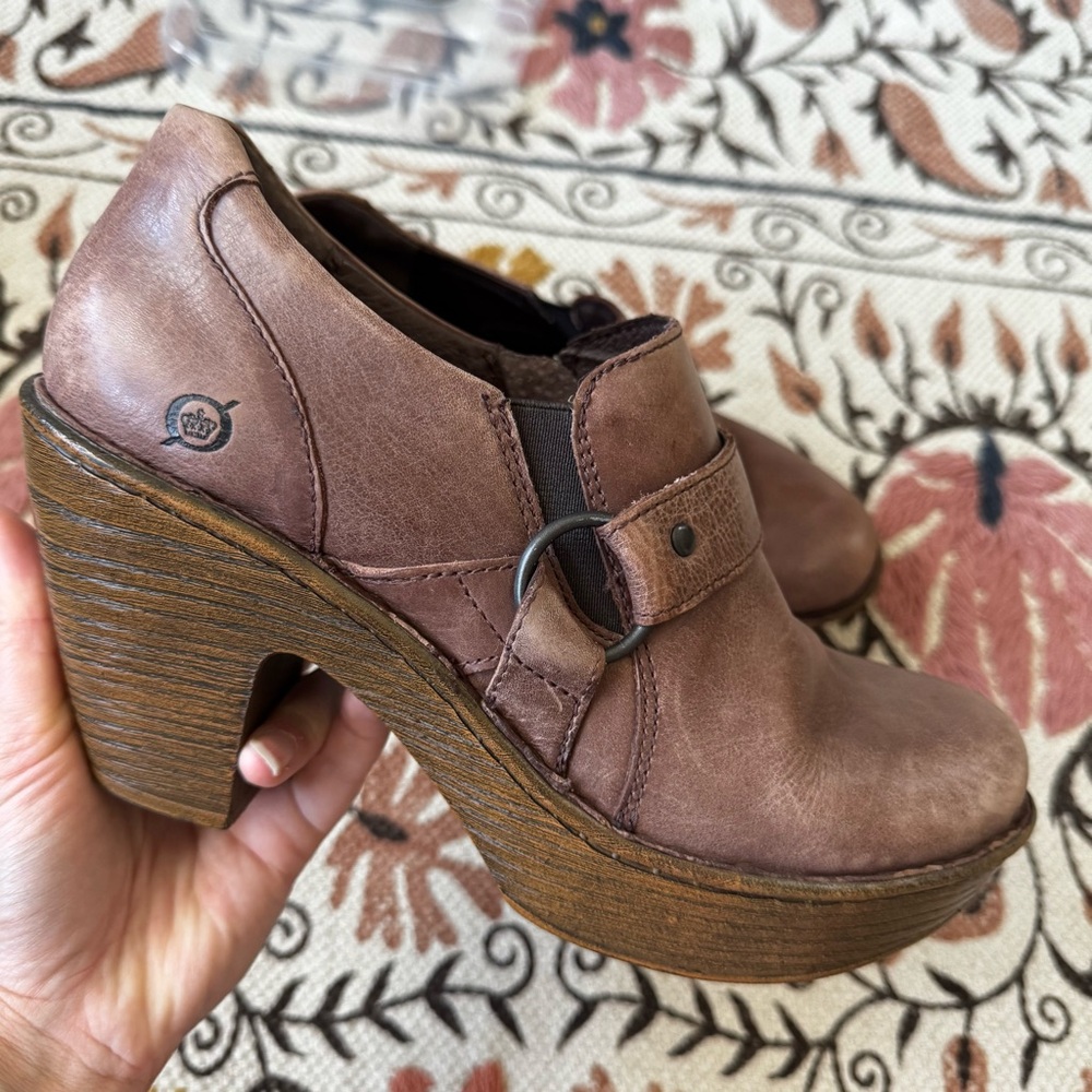 Born Haddon Platform Clog In Taupe